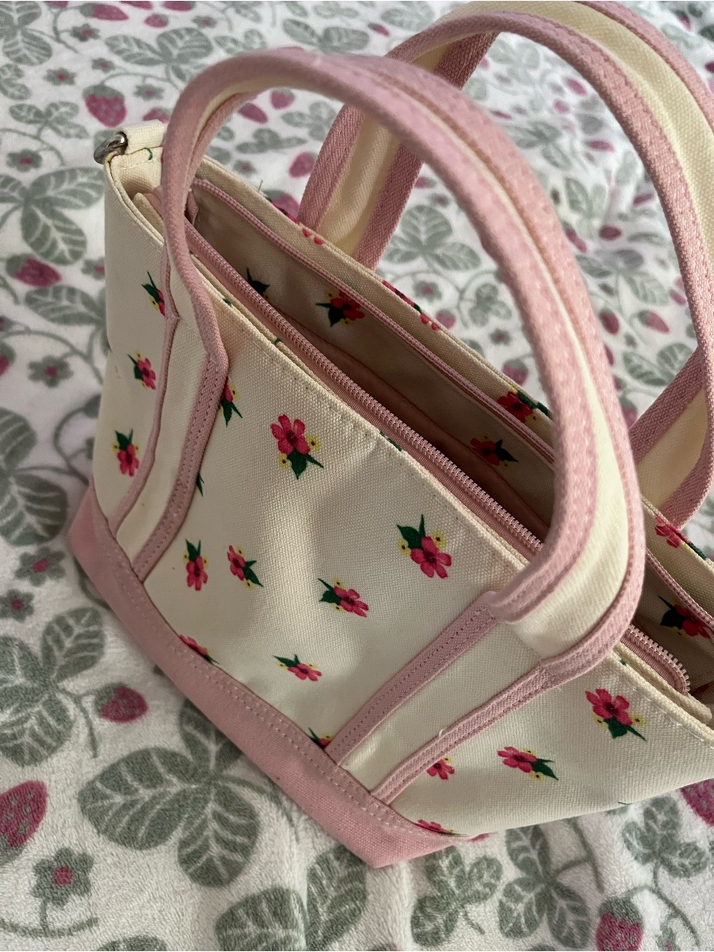Derek Heart Cream and Pink Floral Mini Tote - Picture 2 of 3